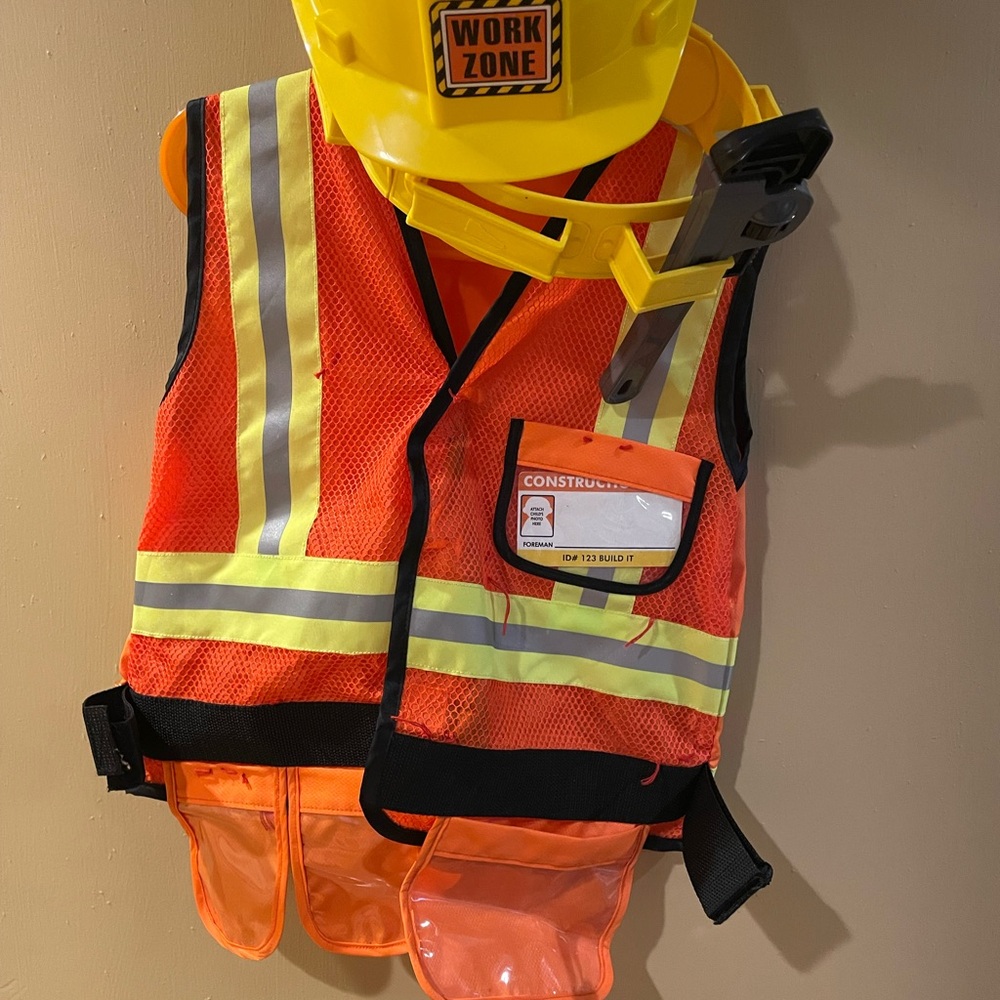 Melissa and Doug construction costume Hard Hat Set Kids 3 to 6 years.